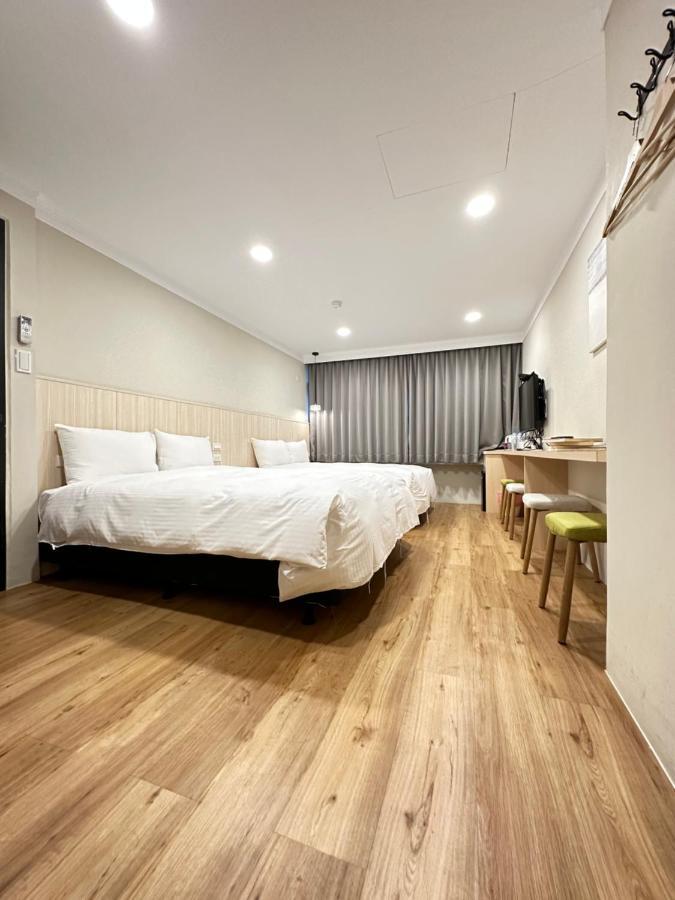 Yoshi Hotel - Tainan Station Branch Exterior foto